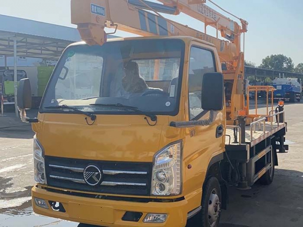 國六華通凱馬汽油高空作業(yè)車(chē)