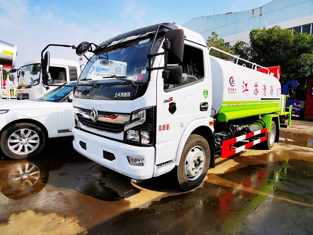 東風(fēng)大多利卡霧炮灑水車(chē)國六9立方/30-40米霧炮