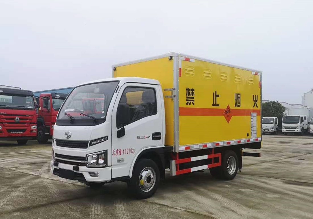 躍進(jìn)3米貨廂爆破器材運輸車(chē)