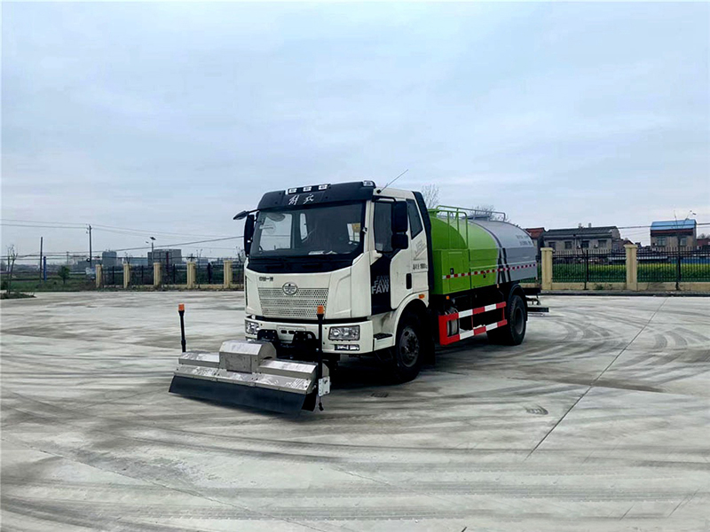國六8立方解放J6 路面清洗車(chē)