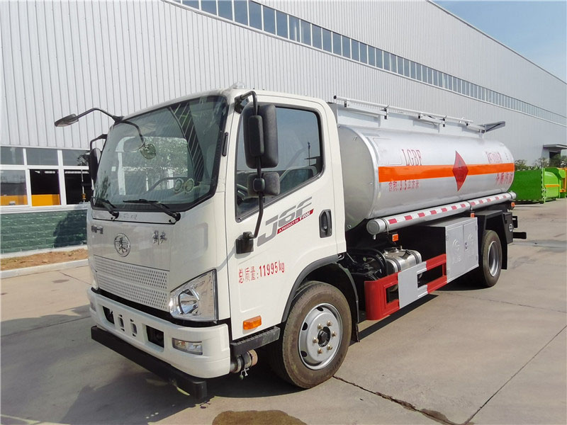 9.5方國六楚勝解放J6油罐車(chē)
