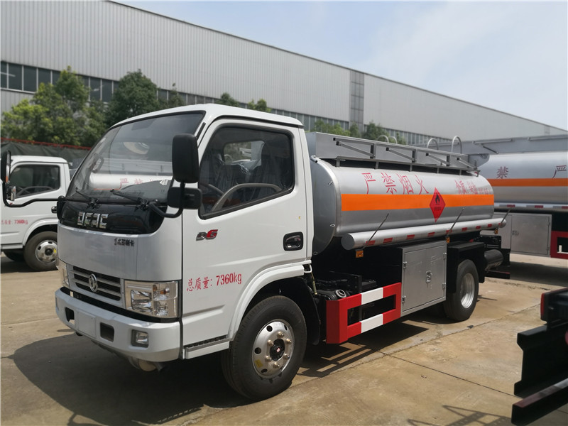 東風(fēng)多利卡4.5方國六加油車(chē)