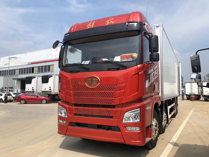 解放JH6國六前四后八冷藏車(chē)