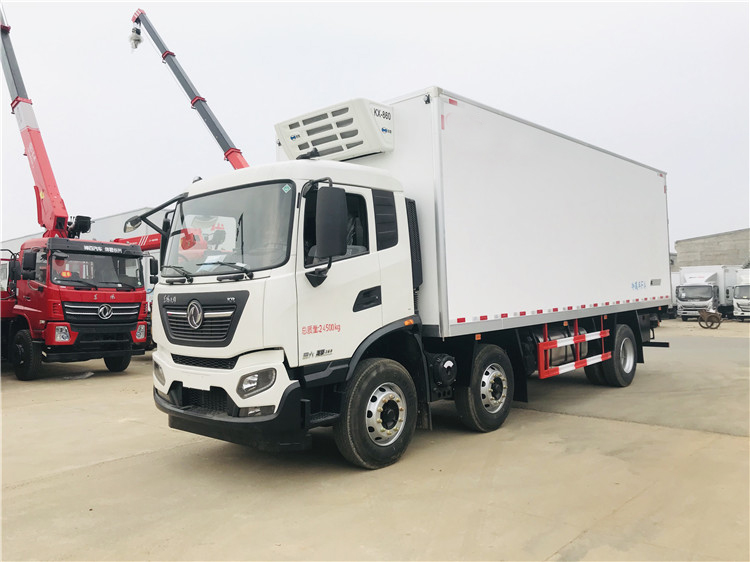 國六 東風(fēng)天錦小三軸7.7米冷藏車(chē)